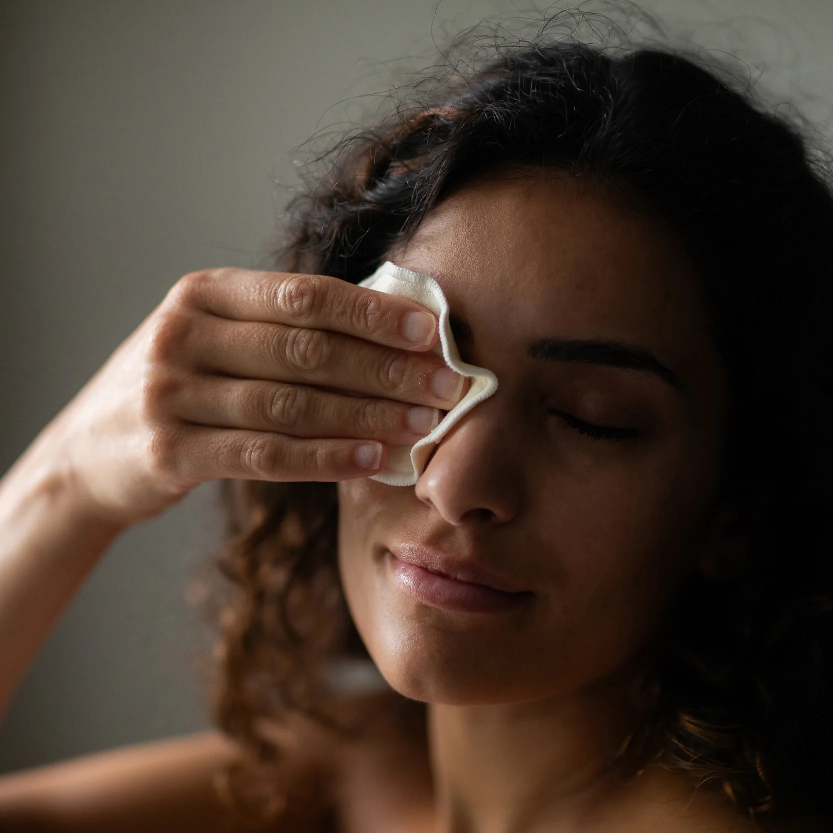 Camomile Cleansing Micellar Water Compostable Refill Pouch - Image 3
