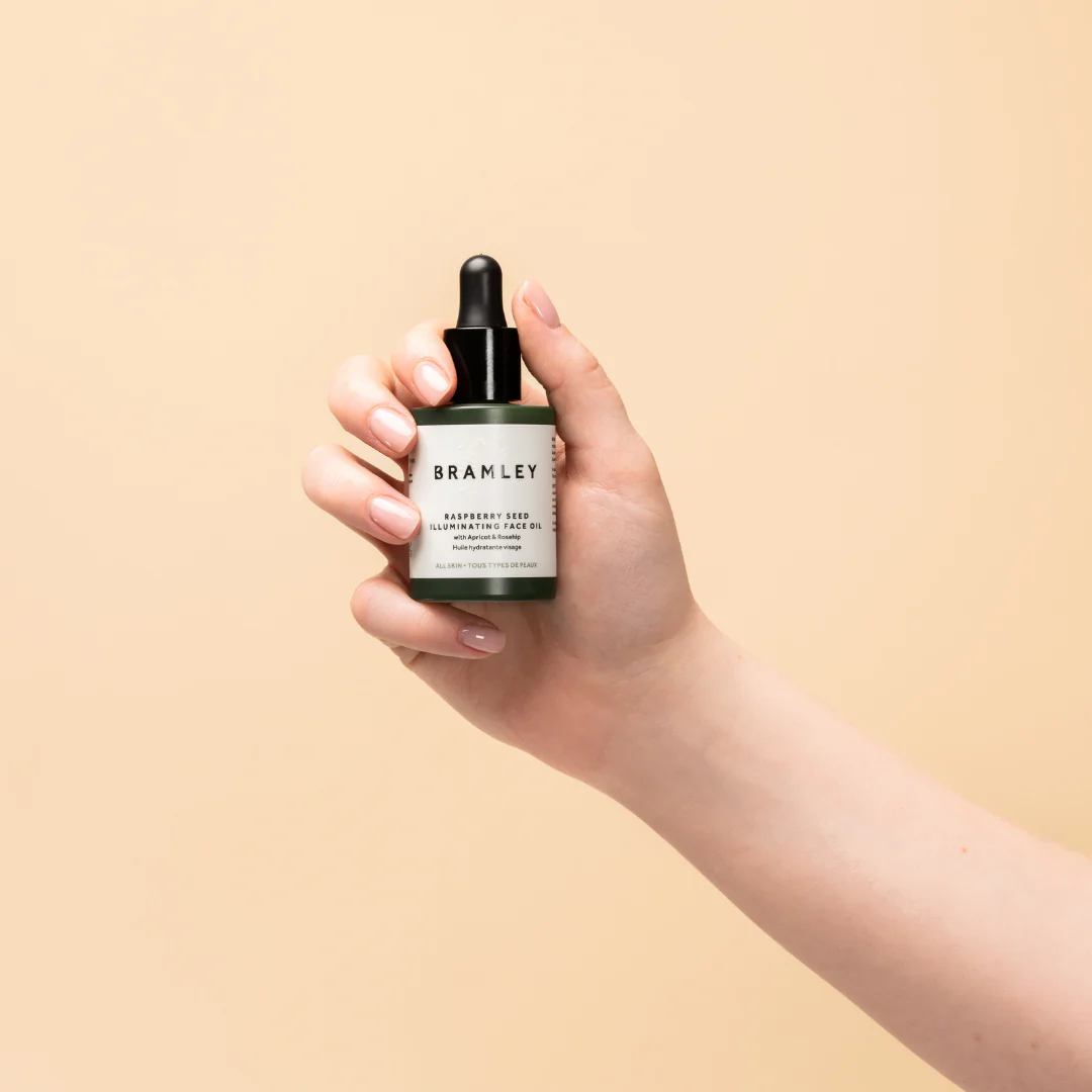 Raspberry Seed Illuminating Face Oil - Image 3