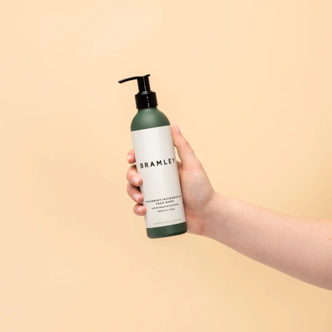 Spearmint Invigorating Face Wash - Image 4