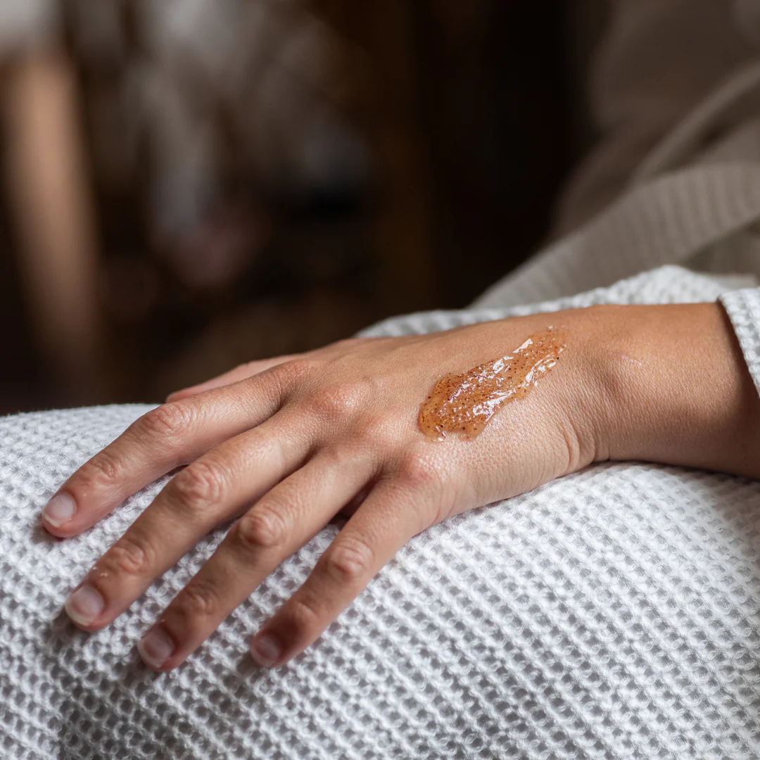 Walnut Shell Revitalising Face Scrub - Image 7